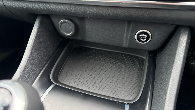 Nissan Qashqai 1.3 DiG-T MH 158 Acenta Premium 5dr Petrol Hatchback